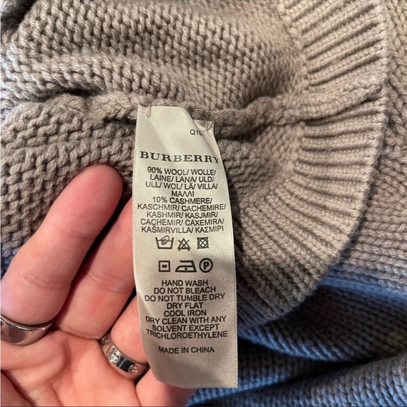 Burberry coat - Picture 3 of 7